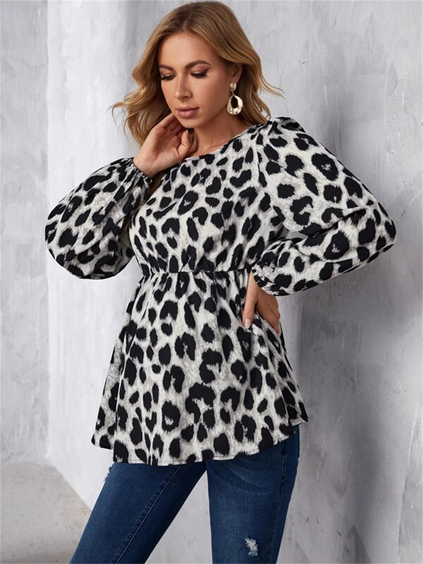 Stylish Women's Maternity Leopard Top